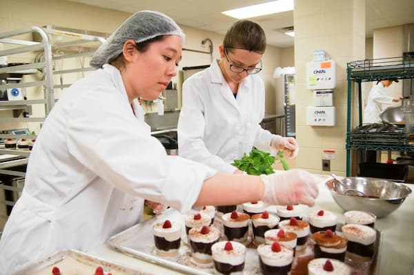 Students prepare dessert in STEM Center Kitchen