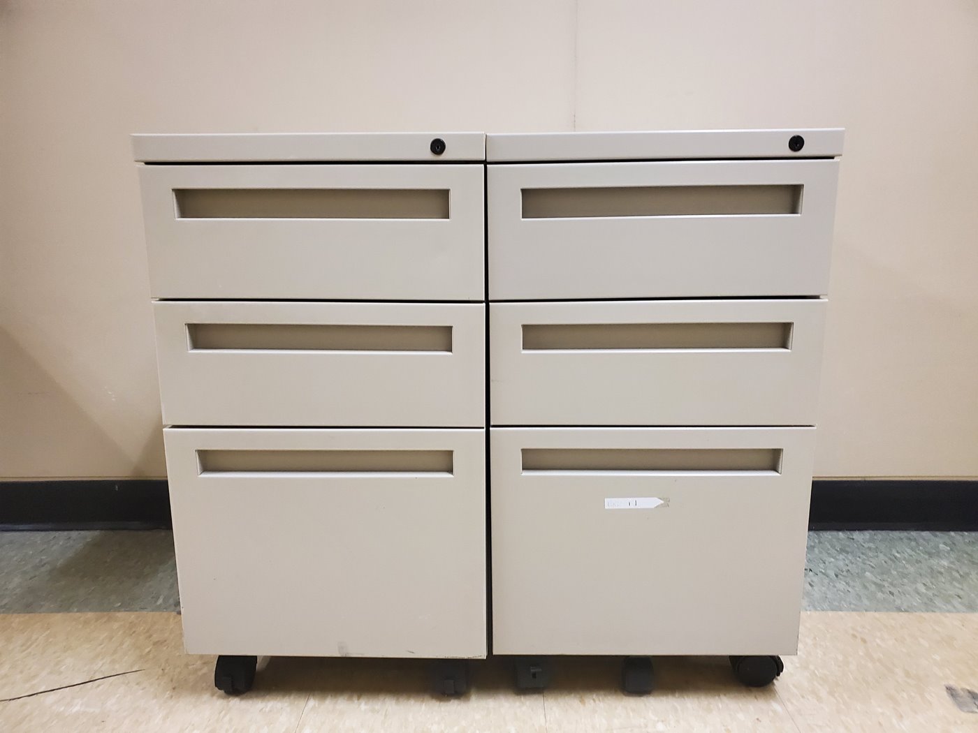 3-drawer cabinet