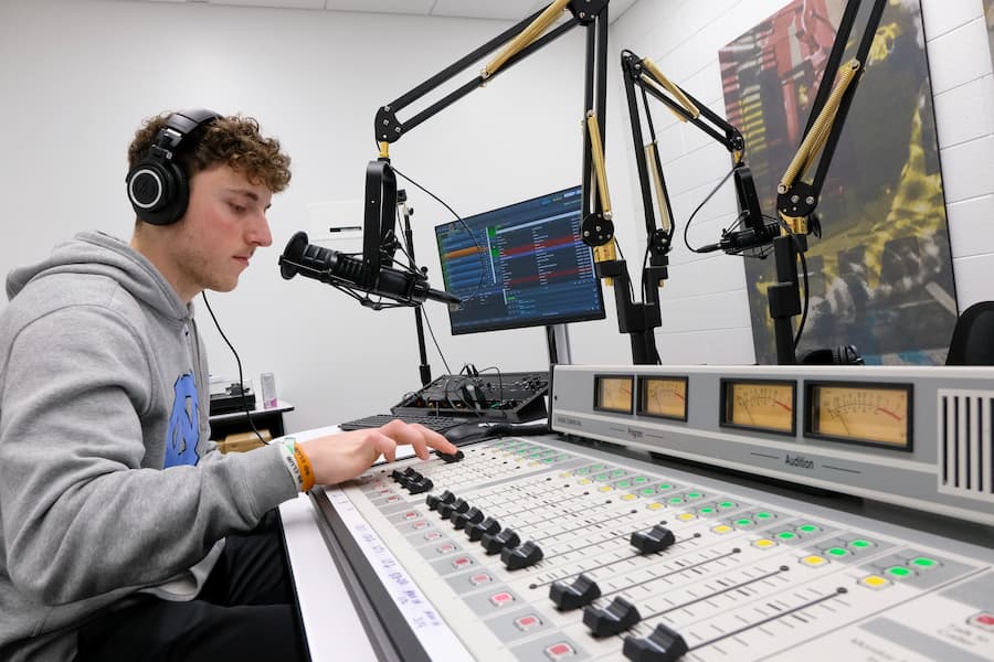 UWGB comm student DJ's a GBX radio show