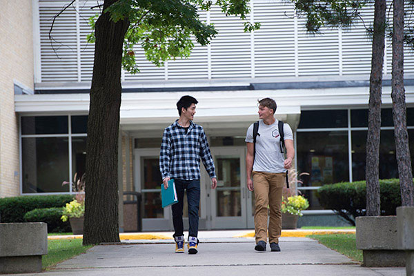 Manitowoc students walking about lakeshore