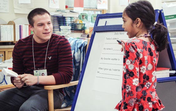Matt Daily student teaching at an elementary school in the UW-Green Bay Education program.
