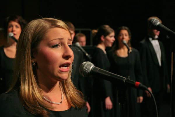 Students in University Singers perform