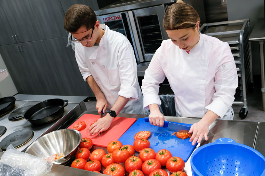 UWGB Dietetic interns working in an industrial kitchen