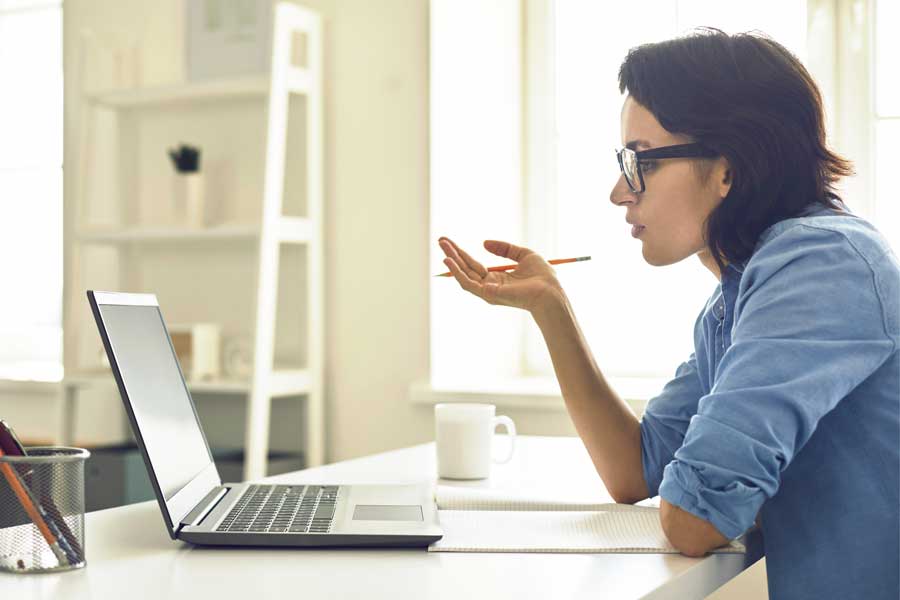 Student attends class online