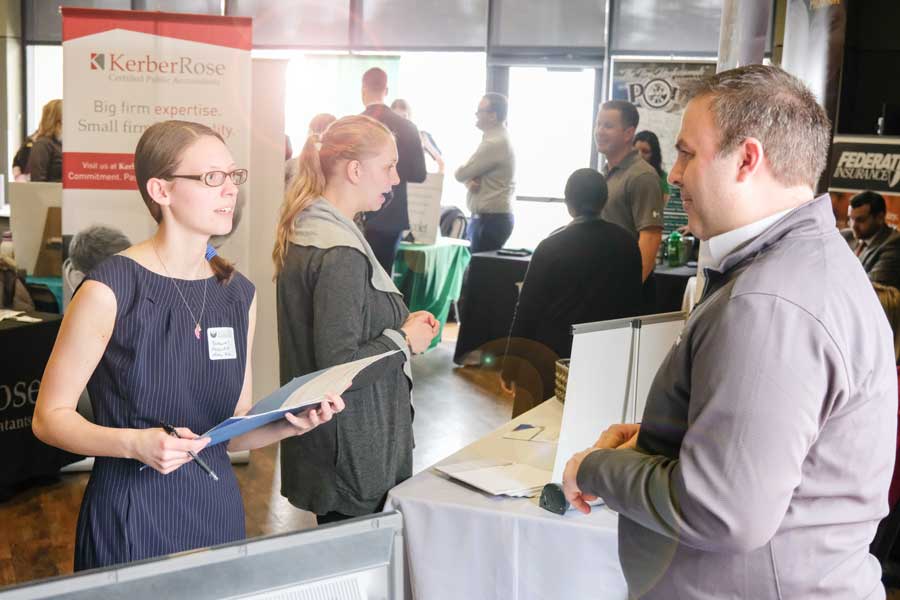 Student attends UW Green Bay job fair