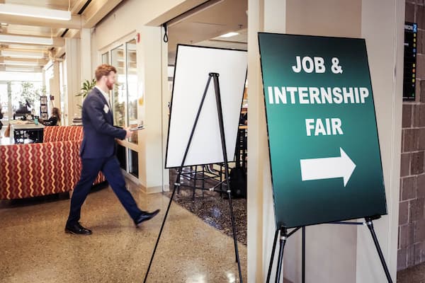Student attends UWGB job fair