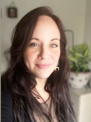 Portrait of Rachelle Coffey