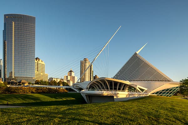 exterior of Milwaukee Art Museum