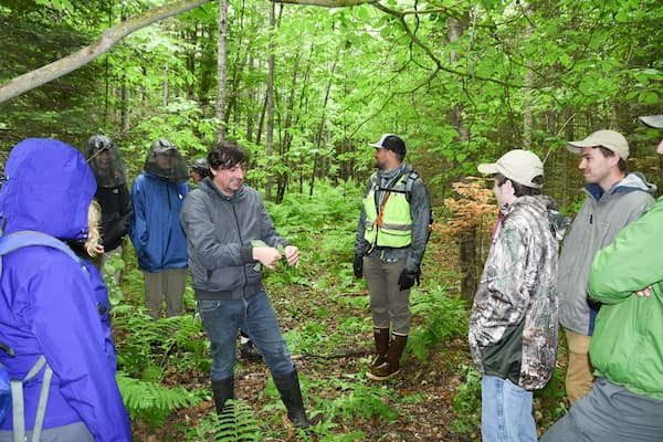 Students take class outdoors and explore nature's biodiversity