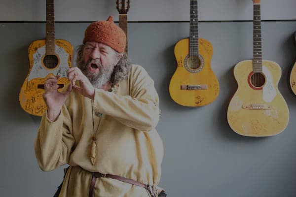 Viking House performer 