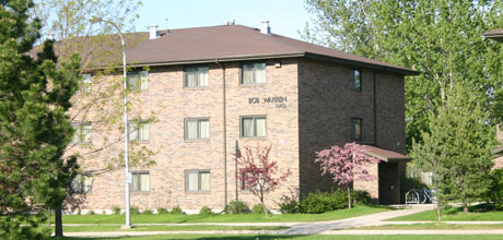 warren robert hall uwgb housing