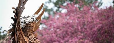 Phoenix-statue-by-the-tree