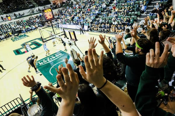 Fans at the Green Bay Men's Basketball homecoming game