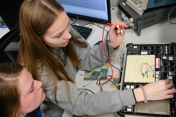 Electrical Engineering Circuts Lab