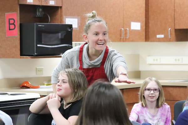 Student teaches local girl scouts group about healthy living