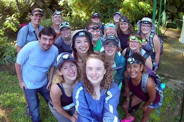 Group photo of students in Panama