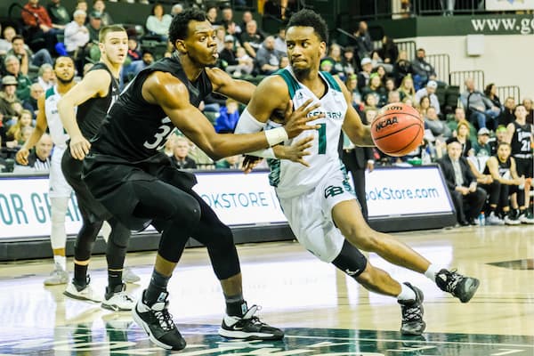 UWGB basketball game