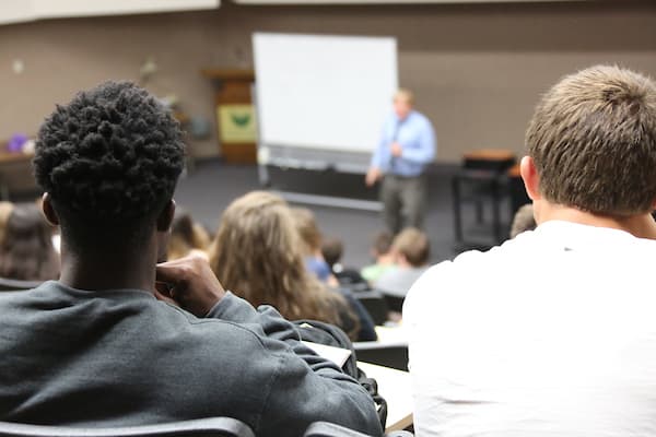 View of a UW-Green Bay lecture course from the back