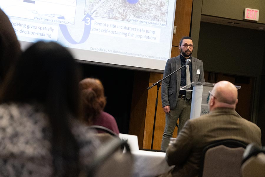 3-minute Thesis Presenation by Zach Lochlear at UWGB