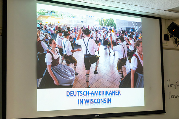 Slide presentation in German Class