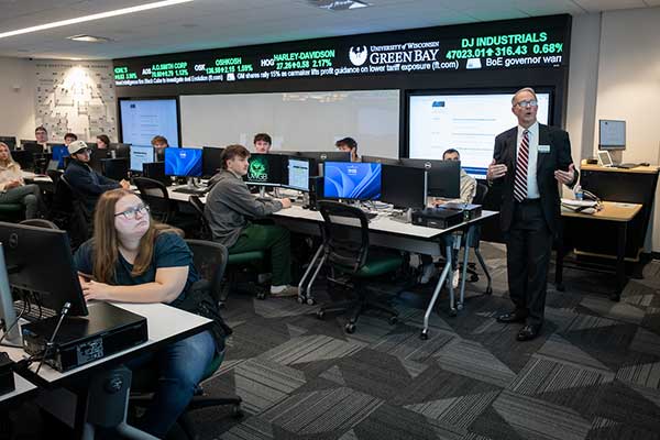 Students learn in the Willie D. Davis Finance & Investment Lab