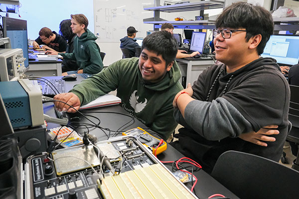 CSET students in engineering lab