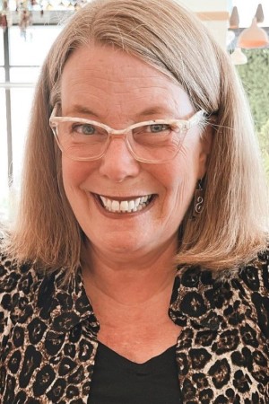 keynote speaker Helen Sampson